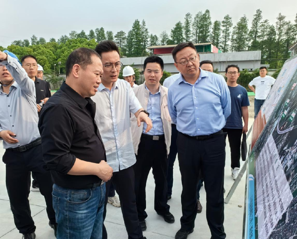5月7日，市交通局副局长樊献鹏一行调研228海曙段工程项目_副本.png